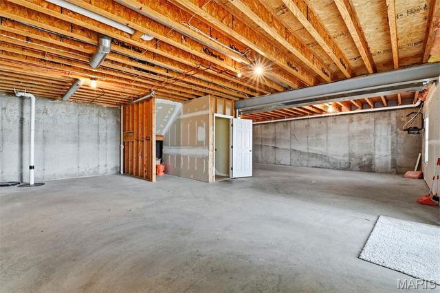 105 Worthington Circle 34, St Louis, MO 63128