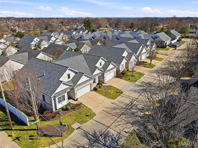 105 Worthington Circle 34, St Louis, MO 63128