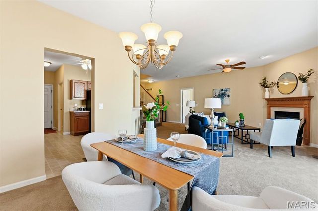 105 Worthington Circle 34, St Louis, MO 63128