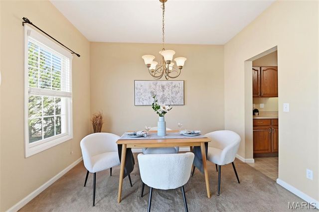 105 Worthington Circle 34, St Louis, MO 63128