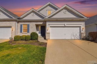 105 Worthington Circle 34, St Louis, MO 63128