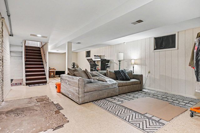 669 Waverly Road, La Porte, IN 46350