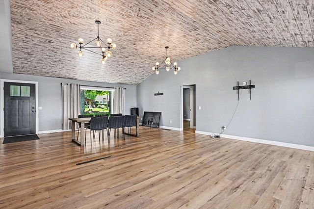 669 Waverly Road, La Porte, IN 46350