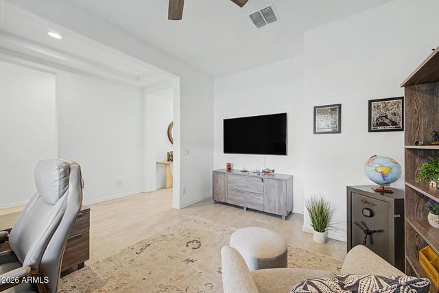 20266 W MULBERRY Drive, Buckeye, AZ 85396