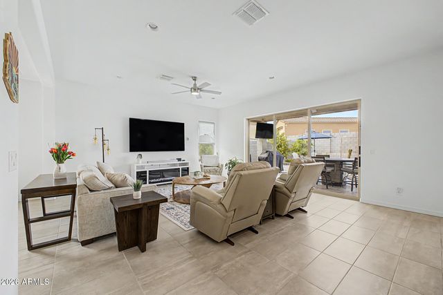 20266 W MULBERRY Drive, Buckeye, AZ 85396