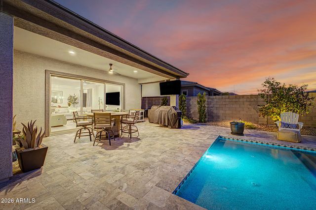 20266 W MULBERRY Drive, Buckeye, AZ 85396