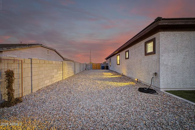 20266 W MULBERRY Drive, Buckeye, AZ 85396
