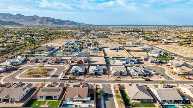 20266 W MULBERRY Drive, Buckeye, AZ 85396
