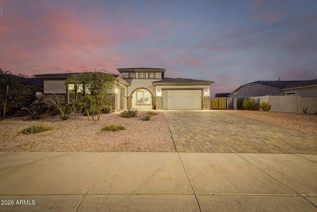 20266 W MULBERRY Drive, Buckeye, AZ 85396