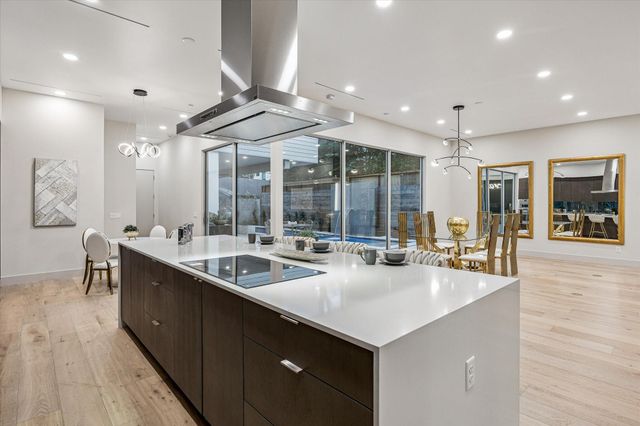 2129 Quenby Street, Houston, TX 77005
