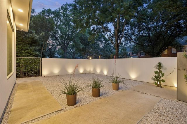 2129 Quenby Street, Houston, TX 77005
