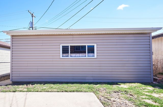 4043 N Wagner Avenue, Schiller Park, IL 60176