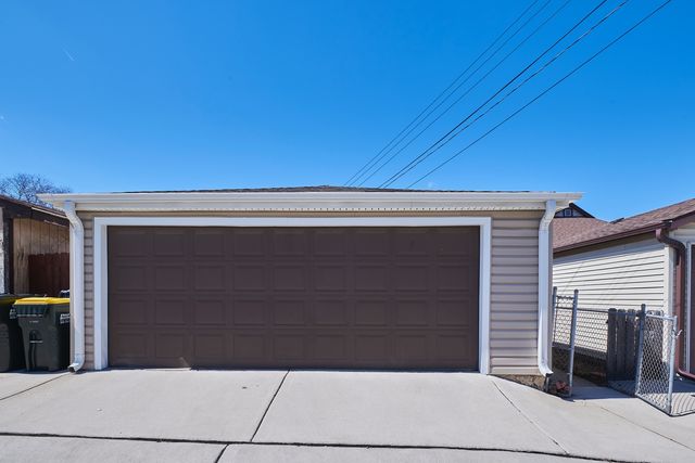 4043 N Wagner Avenue, Schiller Park, IL 60176