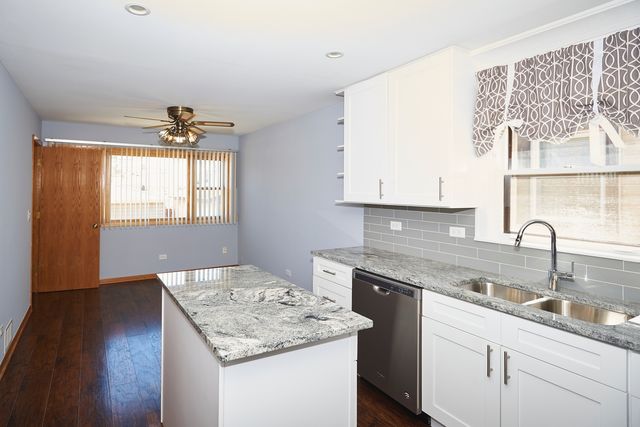 4043 N Wagner Avenue, Schiller Park, IL 60176