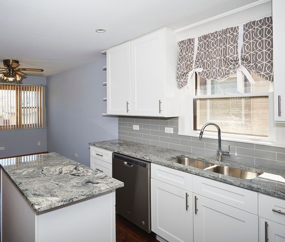 4043 N Wagner Avenue, Schiller Park, IL 60176