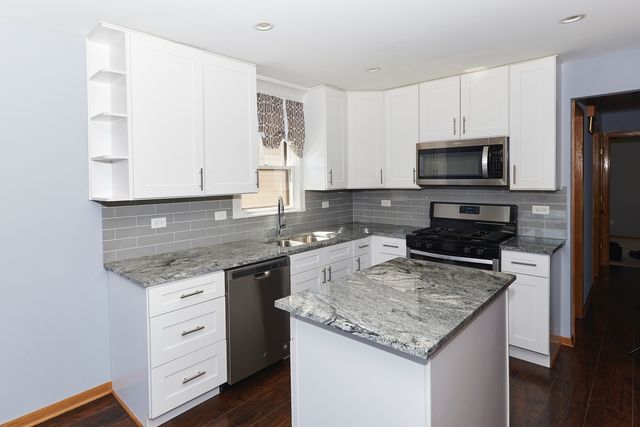 4043 N Wagner Avenue, Schiller Park, IL 60176