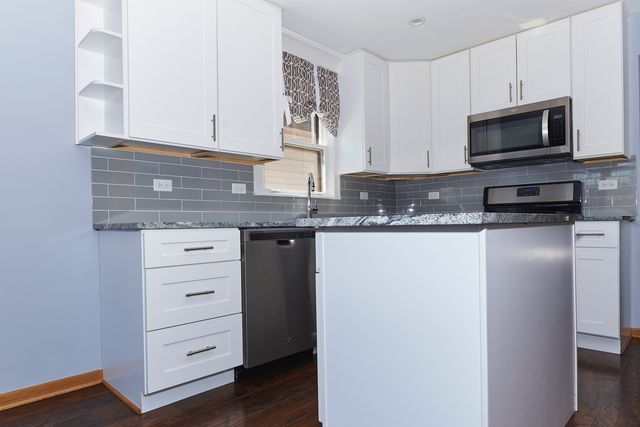 4043 N Wagner Avenue, Schiller Park, IL 60176