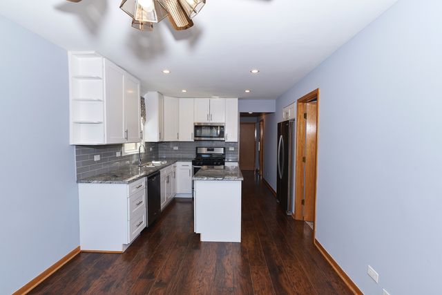 4043 N Wagner Avenue, Schiller Park, IL 60176