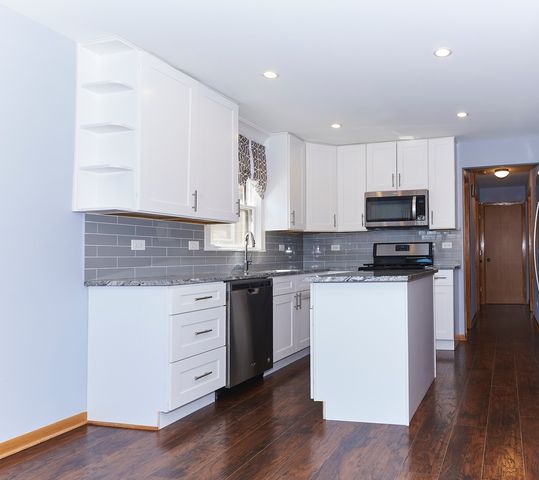 4043 N Wagner Avenue, Schiller Park, IL 60176