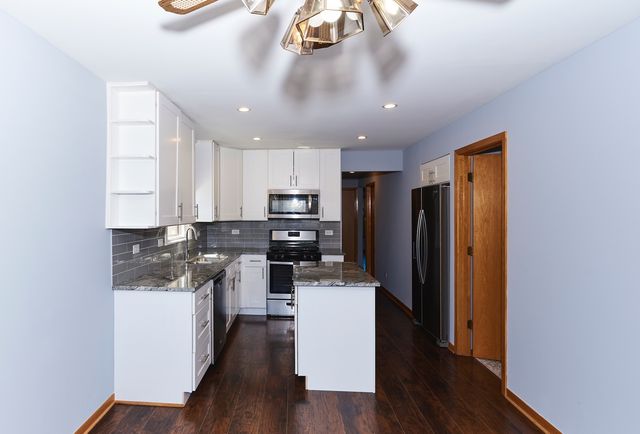 4043 N Wagner Avenue, Schiller Park, IL 60176