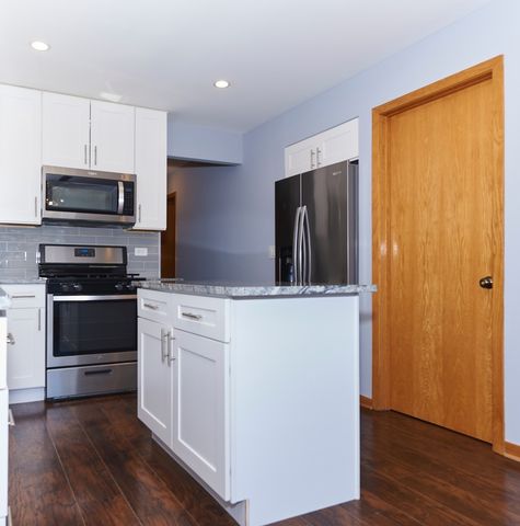 4043 N Wagner Avenue, Schiller Park, IL 60176