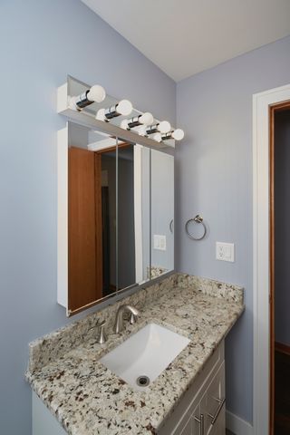 4043 N Wagner Avenue, Schiller Park, IL 60176