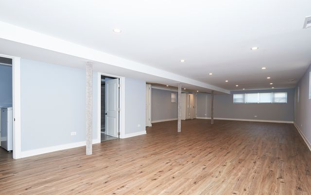 4043 N Wagner Avenue, Schiller Park, IL 60176