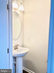 22370 LUCAS TER, Ashburn, VA 20148