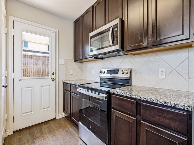 1603 Blue Jay Drive, Ennis, TX 75119