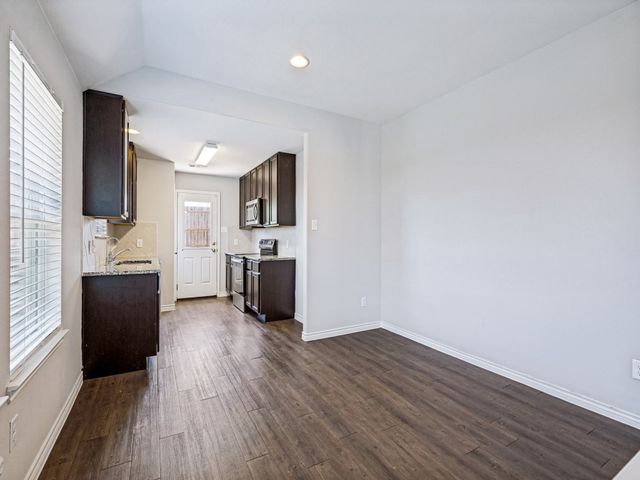 1603 Blue Jay Drive, Ennis, TX 75119