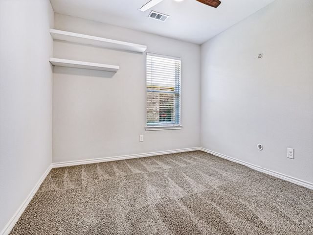 1603 Blue Jay Drive, Ennis, TX 75119