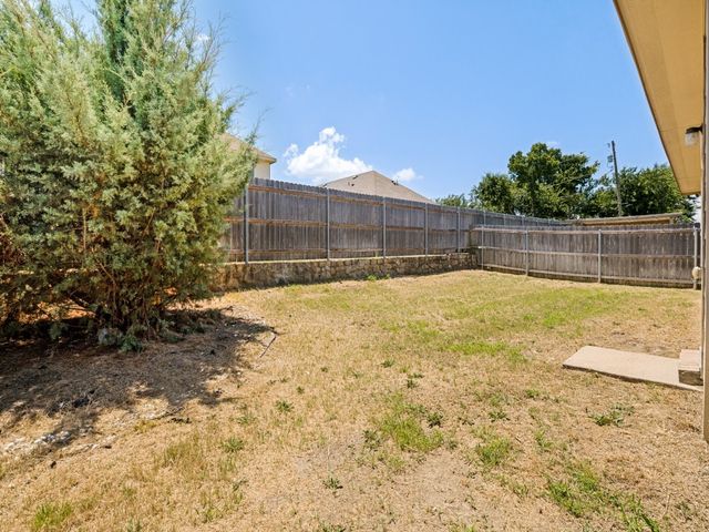 1603 Blue Jay Drive, Ennis, TX 75119