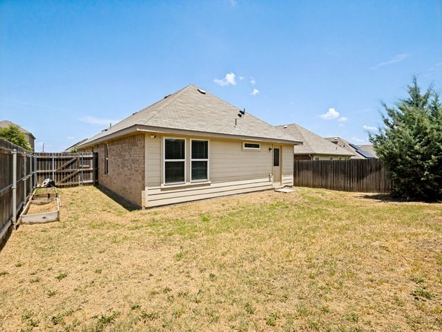 1603 Blue Jay Drive, Ennis, TX 75119