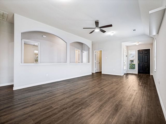 1603 Blue Jay Drive, Ennis, TX 75119