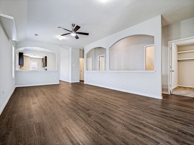 1603 Blue Jay Drive, Ennis, TX 75119