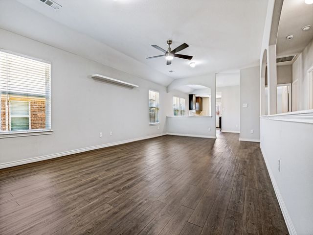 1603 Blue Jay Drive, Ennis, TX 75119
