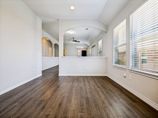 1603 Blue Jay Drive, Ennis, TX 75119