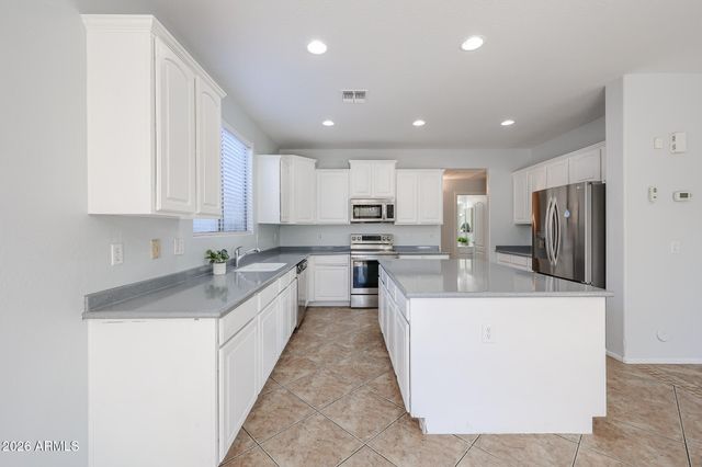 7139 W PIONEER Street, Phoenix, AZ 85043