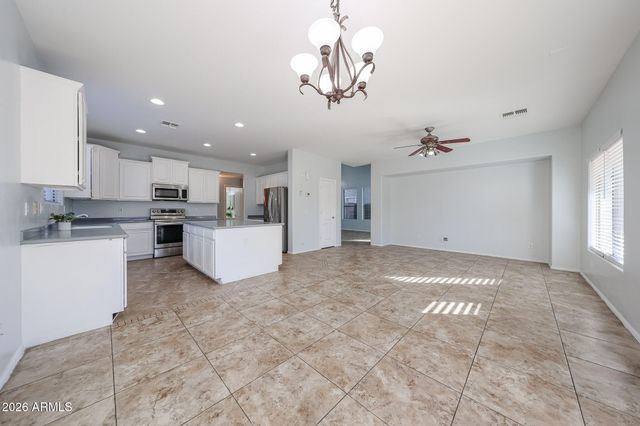 7139 W PIONEER Street, Phoenix, AZ 85043