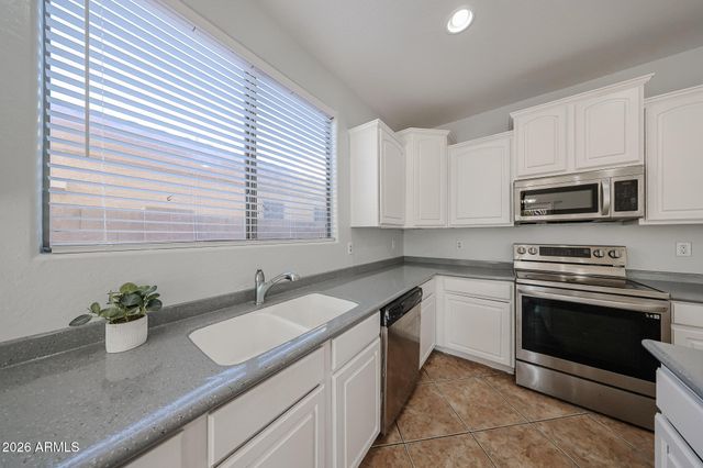 7139 W PIONEER Street, Phoenix, AZ 85043