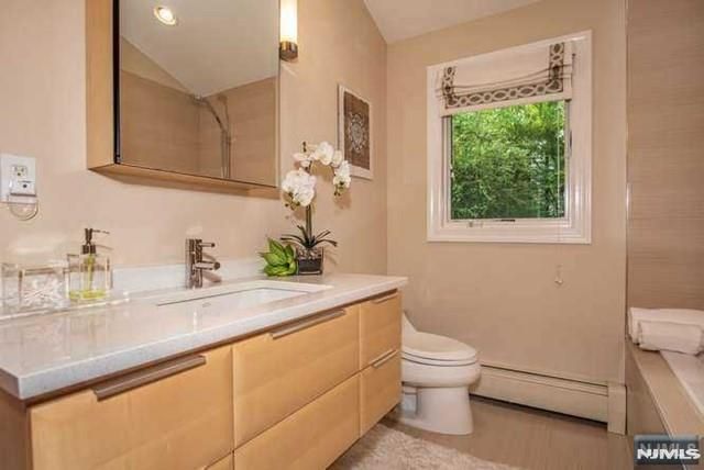 67 Hanover Road, West Milford, NJ 07421