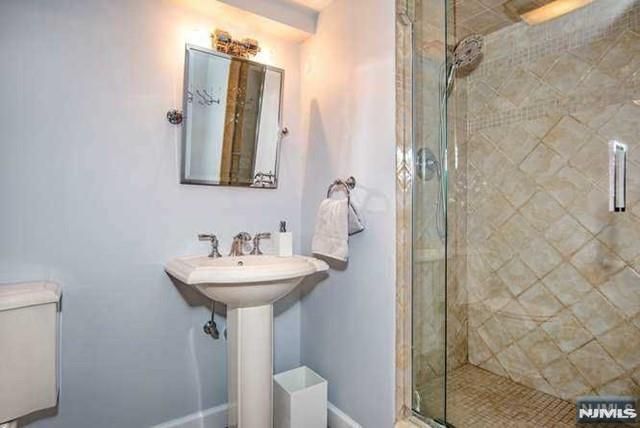 67 Hanover Road, West Milford, NJ 07421