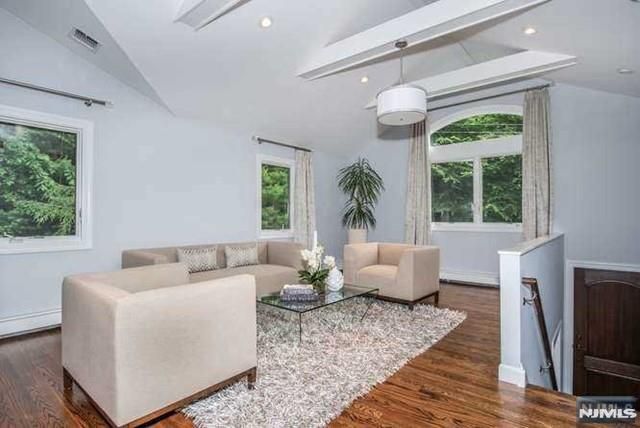 67 Hanover Road, West Milford, NJ 07421