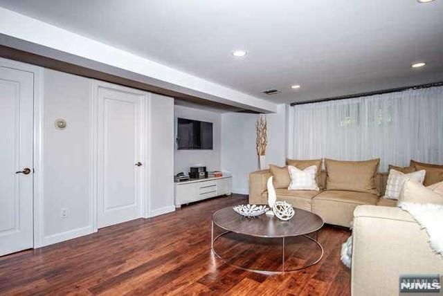 67 Hanover Road, West Milford, NJ 07421