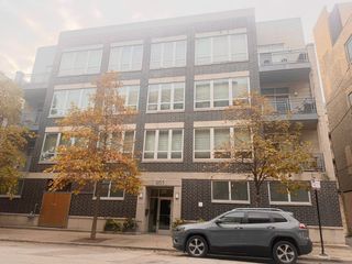 951 W Huron Street 402, Chicago, IL 60642