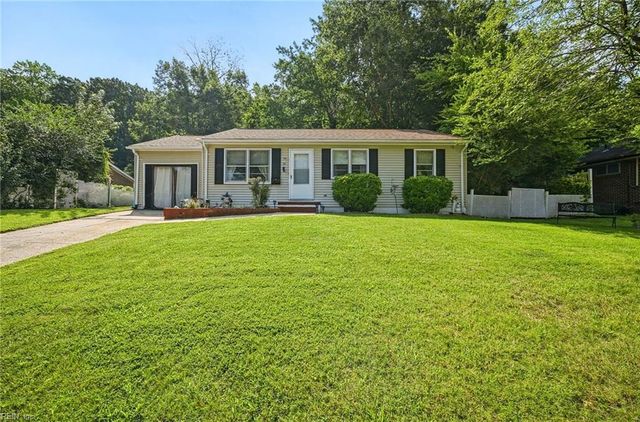 38 Garfield DR, Newport News, VA 23608