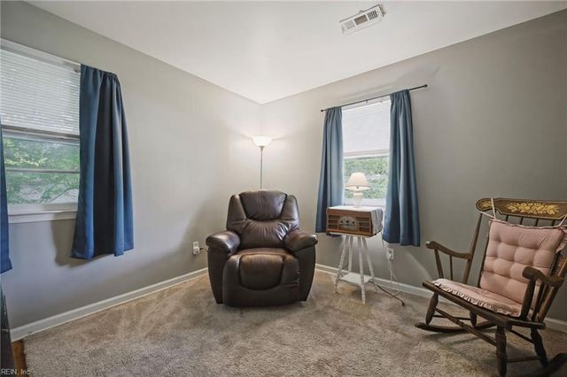 38 Garfield DR, Newport News, VA 23608