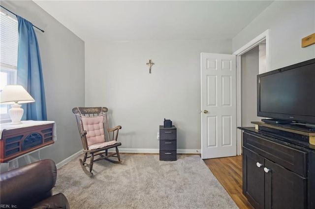 38 Garfield DR, Newport News, VA 23608