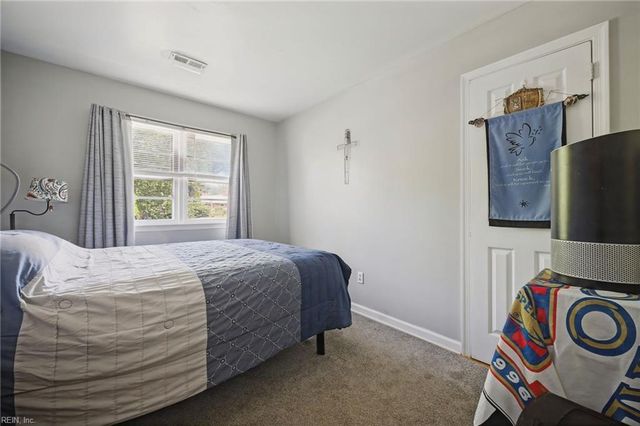 38 Garfield DR, Newport News, VA 23608