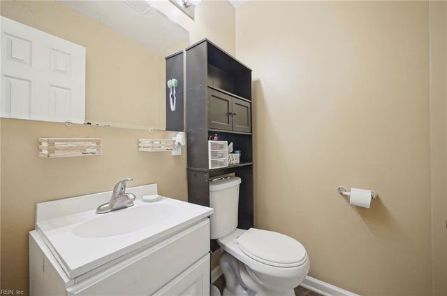 38 Garfield DR, Newport News, VA 23608